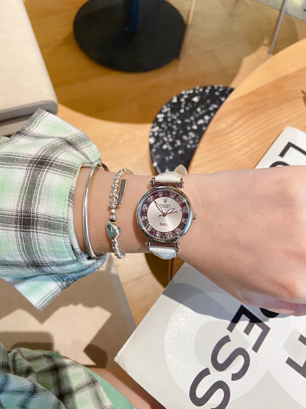 ブランド時計側面デザイン